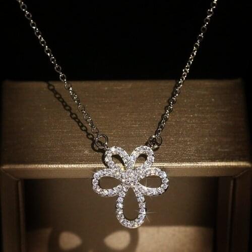 2020 new Korean wave creative big flower fresh charm cute women niche design light luxury high sense necklace jewelry