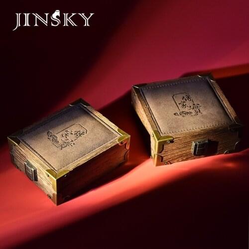 Metal buckle jewelry box, vintage solid wood necklace, bracelet, packaging box, jewelry display box