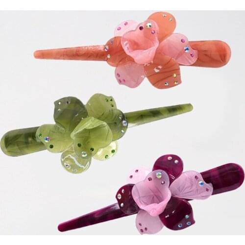 Chic Acrylic Flower Attached Hair Clips for Women Girls Crystal Decorative Ox Horn Shape Hair Clamps Headwear Hair Accessories