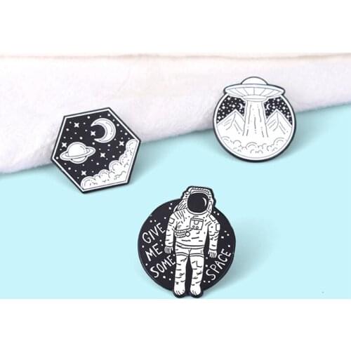 Landing On The Moon Spacecraft Brooches Astronaut Backpack Enamel Brooch Spaceship Planet Badge Explorer Jewelry Gift |Brooches