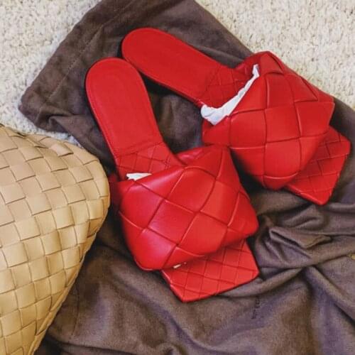 2020 Fashion Luxury Square Toe Weave Flats Shoes Women Slippers Leather Designer Ladies Street Beach Sandals Slides Shoes