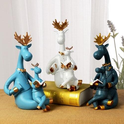 Original design Nordic modern art deer resin sculpture decoration Mother and child reading deer Craft Resin craft gift