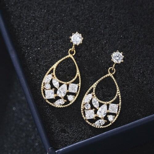 DE125 Fashion Sweet Geometry Zircon Copper Hollow out Earrings GIRLS Gift Party Banquet WOMENS Jewelry Earrings 2021