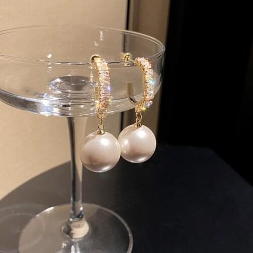 Bohemian Round Gold Pearl Earrings Korean White Pearl Crystal Earrings 2021 Fashion Female Girl Pendant Wedding Accessories