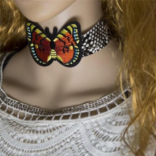 Fashion Snakeskin Pattern Leather Collar Necklace Women Jewelry Cute Butterfly Embroidery Necklaces Lady Clavicle Accessories