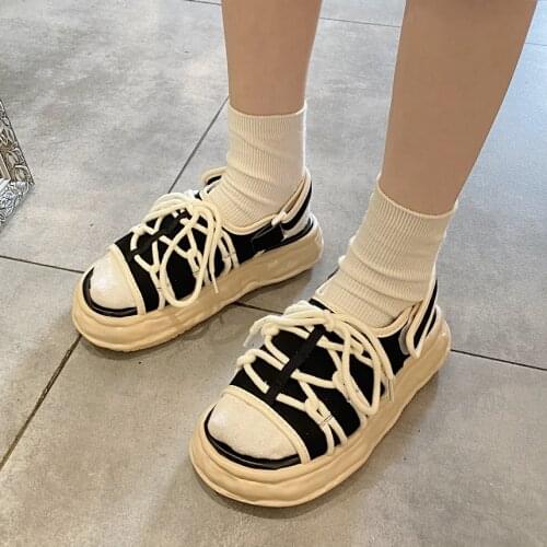 2021 Trends Women Sandals Summer New Flat British Wind Velcro Embroidery Thick-soled Casual Roman Designer Shoes Platform Sandal