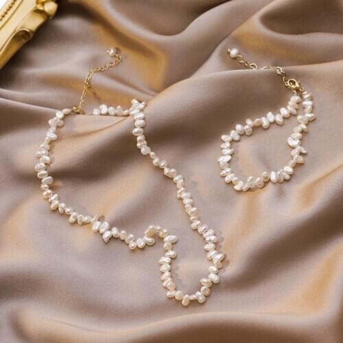 Fashion Baroque Pearl Necklaces Choker Jewelry Women Wedding Irregular Flower Pearls Elegant Natural Freshwater Pearl Necklaces