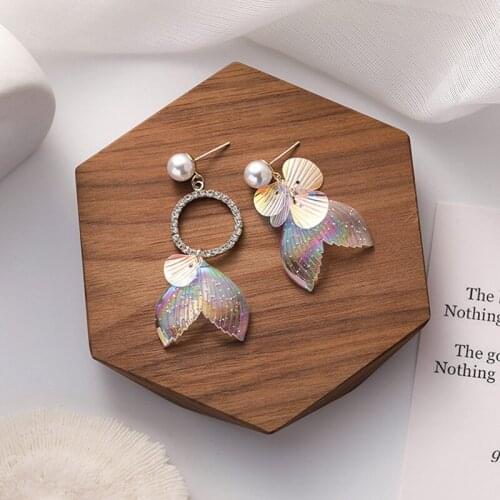 Korean Fashion Acrylic Fishtail Asymmetrical Drop Earrings For Women Shiny Rhinestone Round Earring Pendant Gifts Jewelry 2020