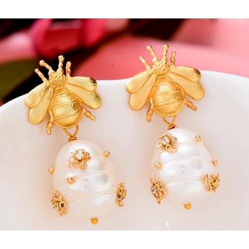 GODKI Simulated Pearl Bee Earring for Women Twist Circle Chain Earrings Vintage Multilayer Statement Earring Brincos Jewelry