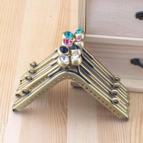 11cm Vintage Antique Bronze DIY triangle Metal Purse Frame Coin bags crystal rhinestone kiss Clasp Clutch Purse Frame 20Pcs/Lot