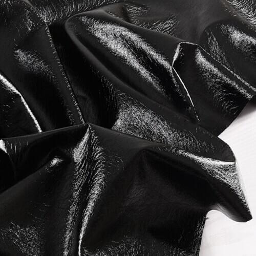 140cm*100cm Glossy mirror pure black cotton bottom PU leather texture explosion-proof cracked shiny soft leather cloth fabric