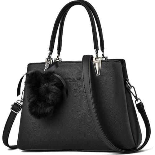 2020 new autumn and winter fashion Korean female bag fur ball decoration shoulder bag handbag messenger bag