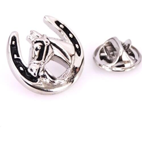Mens Brooch Scarf Hat Accessories Silver Horse Head Clip Neckpin Badge Pin Woman Wedding Couple High Quality Jewelry Gifts
