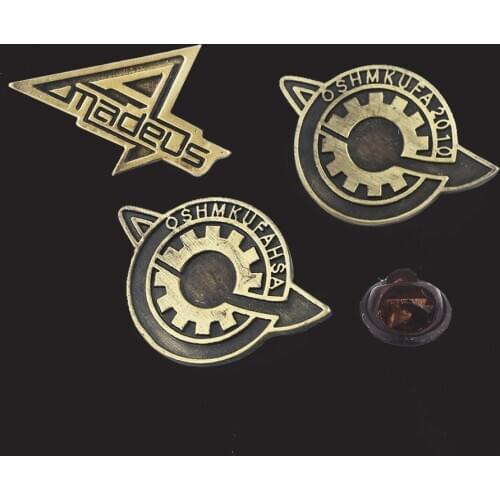 Cartoon Steins Gate Badge Brooches Pins Amadeus Makise Kurisu Labmen The Fate of The Stone Metal Pins Women Men Bag Shirt Gift