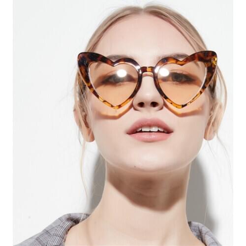 2020 Trending Cat Eye Sunglasses Big Heart Popular Heart Sharp Women Fashion Glitter Pink Glasses High Quality Shades for Female