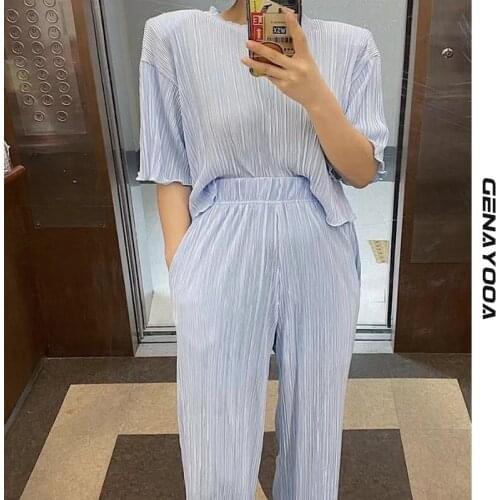 Genayooa Summer Women Two Piece Suits Short Sleeve Casual Two Pieces Set For Ladies Knitted Korean Style Female Suits Set 2021