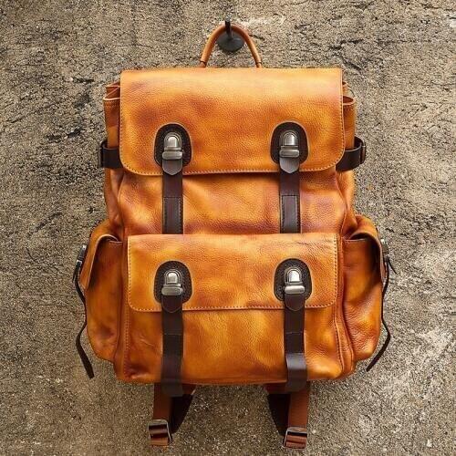 2020 New Mens Cow Leather Backpack Large Capacity Backpack Travel Bag Vintage Leather Backpack Military Style Casual Rucksack