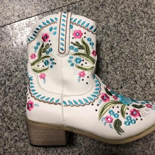 Flower Embriodery Cow Boy Boots for Women Ankle Shoes Thick Heel Short Boots 2021 Spring New Female West Boots