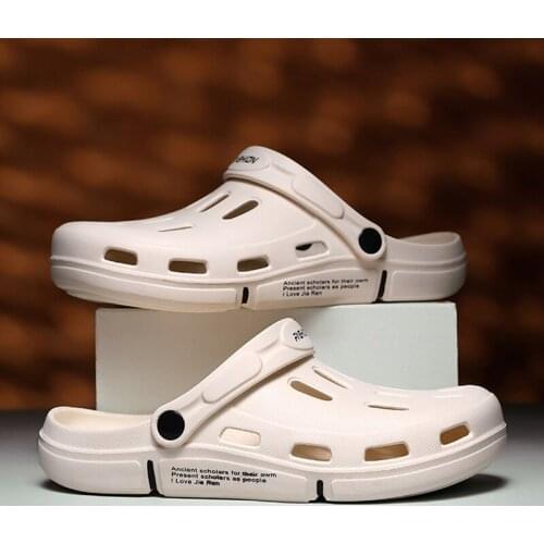 2020 Summer New PU Leather Mens Sandals Summer Soft Flat Casual Shoes hollow out Beach Sandals High Quality Breathable Slippers