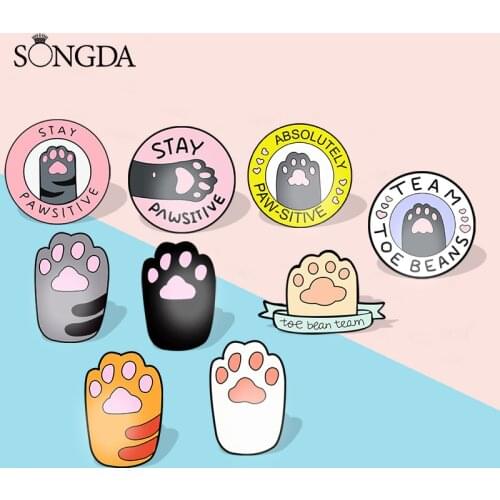 New Fashion Cats Club Acrylic Brooches Cartoon Cat Paw Badge Kitten Lapel Pins Funny Clasp Pin Unisex Jewelry Accessories Gift