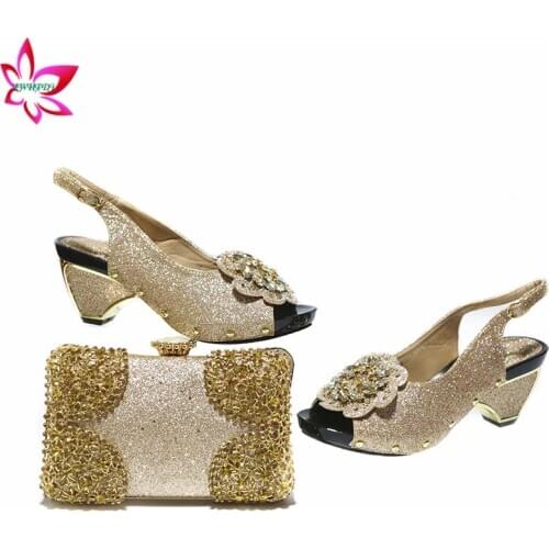 Golden Color Shinning Crystal Hand Bag Matching Shoes Comfortable Heels New Design Sandasl for Wedding