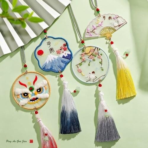 Dancing Lion Diy Embroidery Man Key Chain Material Package Women Key Ring Handmade Chain for Pants Pendant Kids Jewelry Brelok