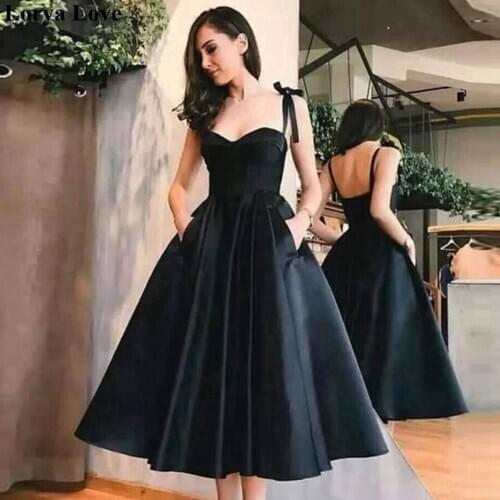 Simple Black Cocktail Dresses 2020 Short Prom Dresses Cheap Vestidos De Gala Backless Satin Women Graduation Gowns with Pockets