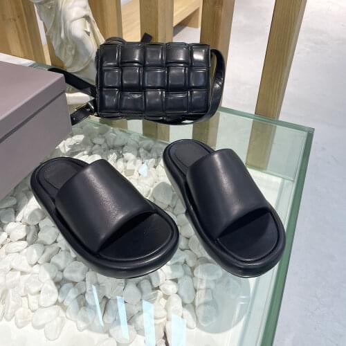 Womens Shoes Genuine Leather Beach Slippers Hot Sell Summer Shoes For Women Fashion Flat Ladies Shoes Luxury Brands Soft Shoes