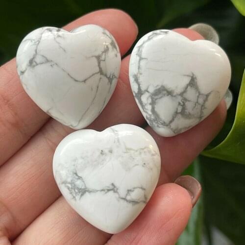 1pcs White Howlite Heart-Shape Stone Figurine Miniatures Energy Healing Crystal Decor 40mm
