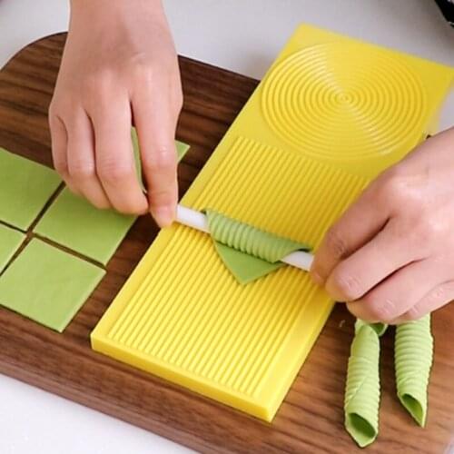 Multifunctional Spaghetti Macaroni Maker Pasta Maker Noodle Machine DIY Macaroni Making Mold Kitchen Gadgets