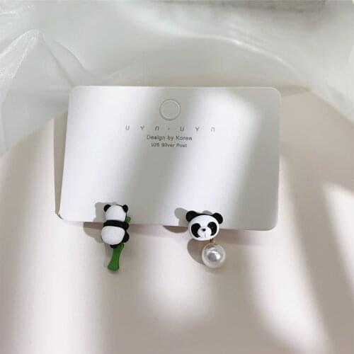 Oewyr Stud Earrings