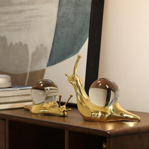 Modern Snail Crawling With Crystal Ball Art Sculpture Statue Copper Figurine Metal Crafts Home Living Room Decoration Ornaments