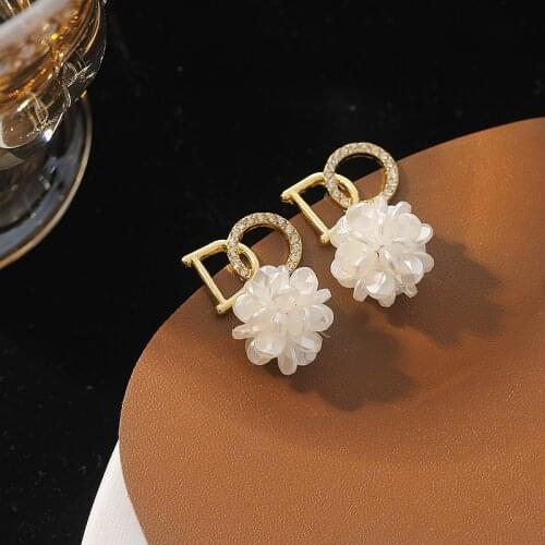 White Flower Stud Earrings Golden Round Inlaid Rhinestone Ear Studs Alphabet D Stud Earrings Party Women Girl Gifts For Friends