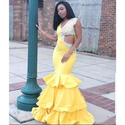 Charming Yellow Mermaid Long Prom Dresses V Neck Rhinestones Tieres Skirt Evening Party Dress Sheer Waist rochii seara
