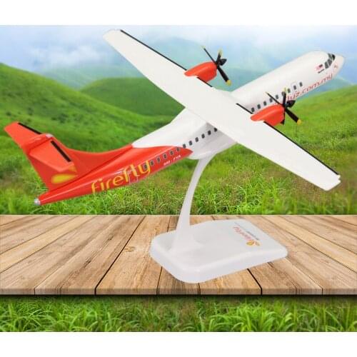 1:100 Scale Malaysia Airways ATR72-500 Airlines Airplane Model with Base ABS Aircraft Plane For Collectible Souvenir Show Gift