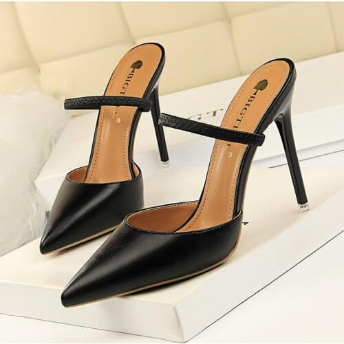 Classic Womens Pumps Fashion Women Shoe Ladies Sandals For Women European Style Ladies Sandals Female Slippers Point Toe Pumps