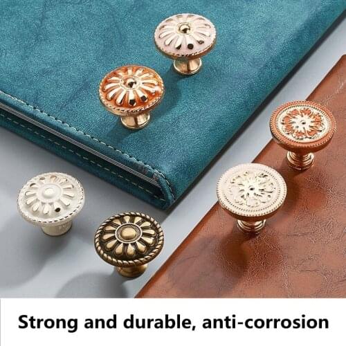 10 Pieces Retro European Furniture Handles Vintage Cupboard Drawer Pulls Kitchen Cabinet Knobs for Classic Wardrobe Closet Door