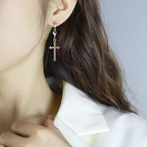 New Hot Sale Japan and South Korea Ins Retro Cross Love Earrings Dark Girl Soil Cool Punk Stud Earrings Women Men Jewelry