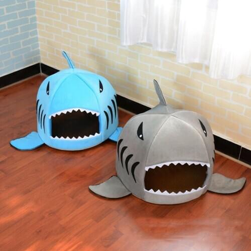 Winter Soft Cartoon Pet Cat Nest Dog Bed Dog Nest Four Seasons Universal Shark Nest Dog Thickened Warm Room Yurt Dog Beds/Mats