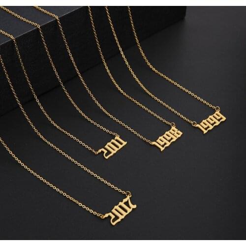 Unift Chokers On The Neck