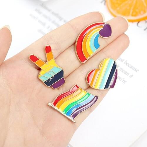 Flag Rainbow Heart Enamel Brooch For Women Men Fashion Clothes Bag Lapel Pins Gay Lesbian Pride Icon Badge Unisex Jewelry Gift