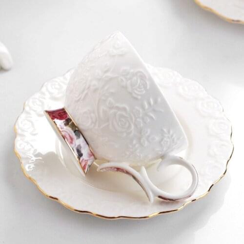 Ceramic Golden Edge Coffee Cup Saucers Household European Simple Bone China Flower Tea Handwork Vintage Coffee Tea Cups Set