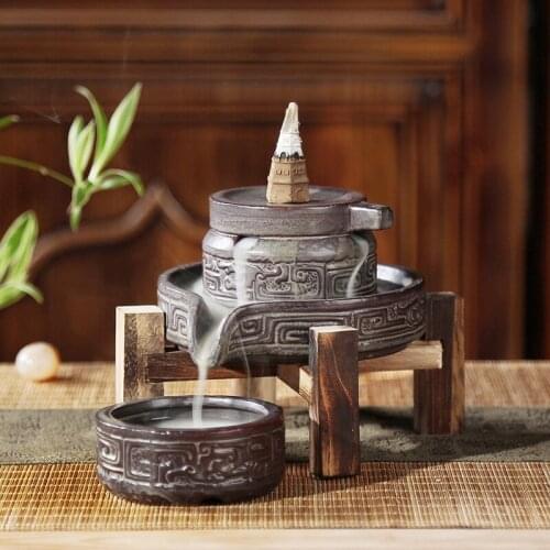 Retro back flow incense burner, high mountains and flowing water, creative flow of smoke, incense burner, ceramic ornament
