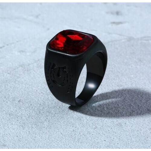 New Retro Bohemian Red Crystal Inlaid Ring Mens Ring Fashion Black Metal Crystal Ring Accessories Party Jewelry
