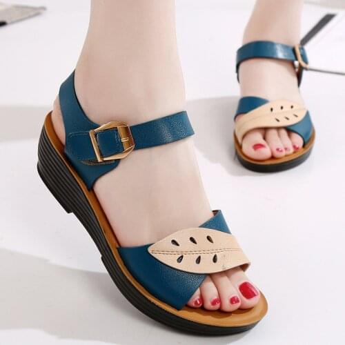 Summer Mother shoes flat sandals women aged leather Soft bottom mixed colors fashion sandals comfortable old shoes 2021