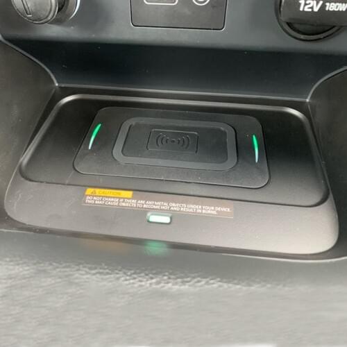 15w car QI wireless charger fast charger mobile phone charger charging case for Hyundai Sonata 9 2017 2018 2019 for iPhone 8 11