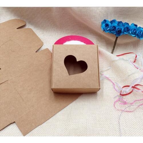 DHL 100Pcs/ Lot 7.5*7.5*4cm Brown Heart Hollow Out Kraft Paper Packing Box DIY Soap Party Wedding Cupcake Cosmetic Package Boxes