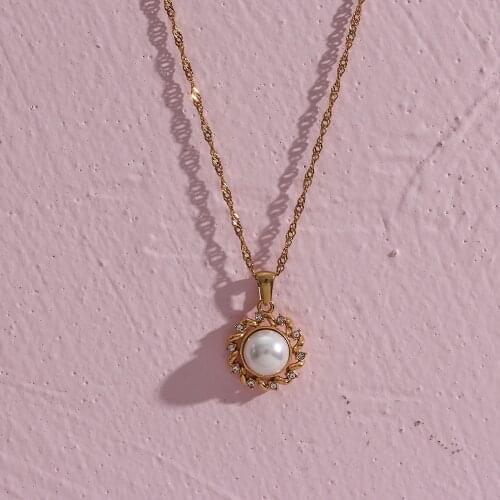 2021 New Blingbling Waterwave Chain Large Pearl Pendant Necklace Eco-friendly Titanium Steel Gold Charm Necklaces For Women