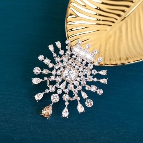 LUKASTIEL Flower Brooches For Clothes