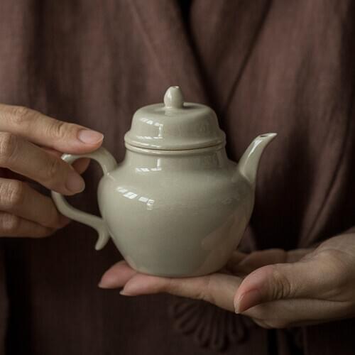 2020 New Jingdezhen Hand-made Filter Hole Plant Gray Teapot Kung Fu Tea Set Single Pot Ceramic Teapot Simple and Simple Tetera